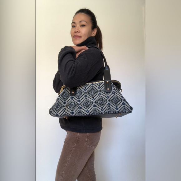 Handbag - Picture 3 of 4